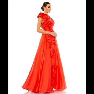 NWT Mac Duggal Ruffle Detail Ruched Chiffon Ballgown Red